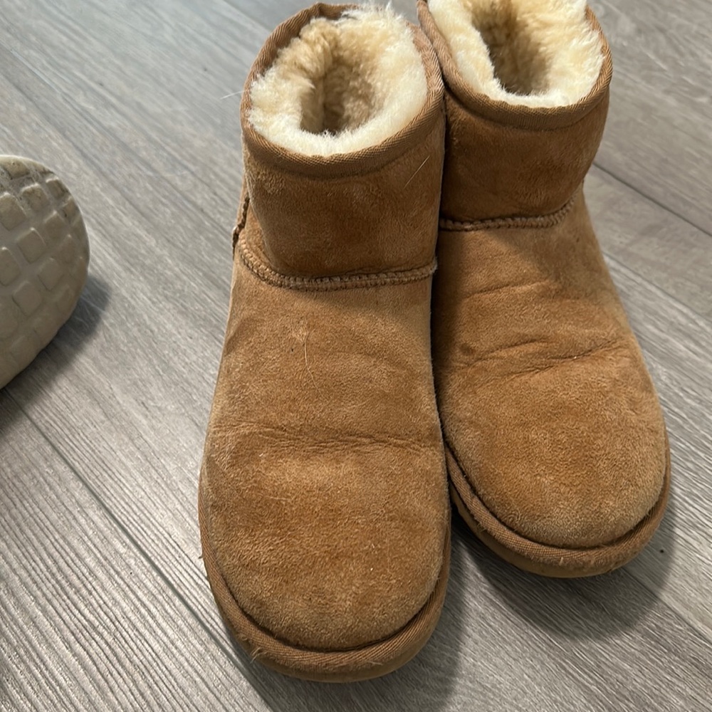 Used brown uggs